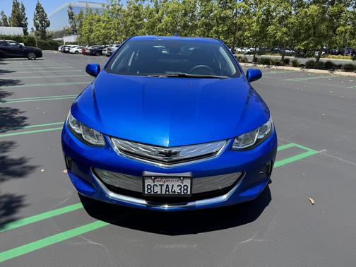 Blue 2018 Chevrolet Volt LT