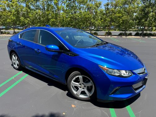 Blue 2018 Chevrolet Volt LT
