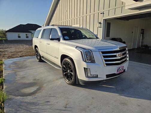 2016 Cadillac Escalade ESV Luxury