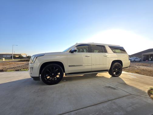 2016 Cadillac Escalade ESV Luxury
