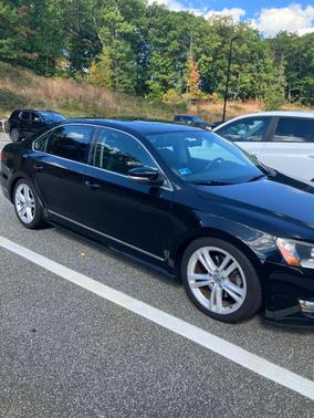 Black 2014 Volkswagen Passat 2.0L TDI SEL Premium