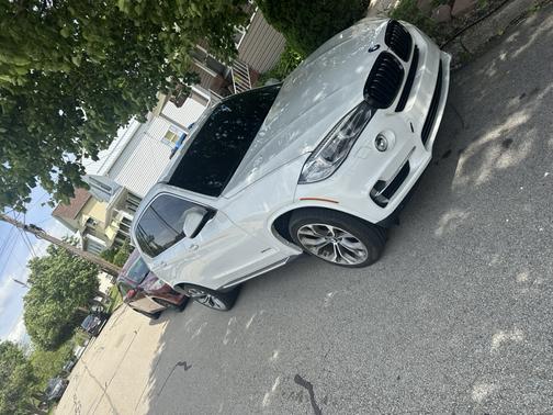 White 2014 BMW X5 xDrive35i