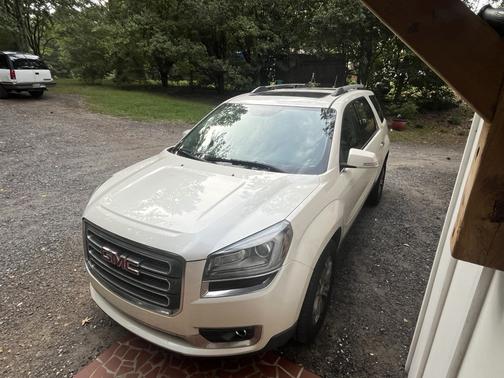 White 2014 GMC Acadia SLT-1