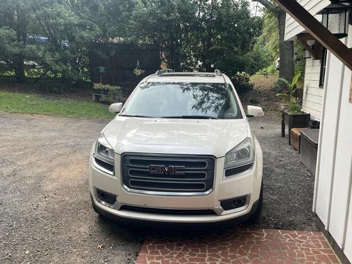 White 2014 GMC Acadia SLT-1