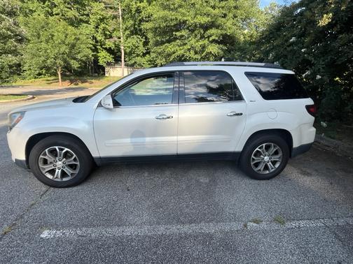 White 2014 GMC Acadia SLT-1