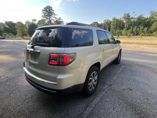 White 2014 GMC Acadia SLT-1