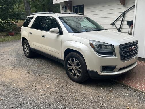 White 2014 GMC Acadia SLT-1
