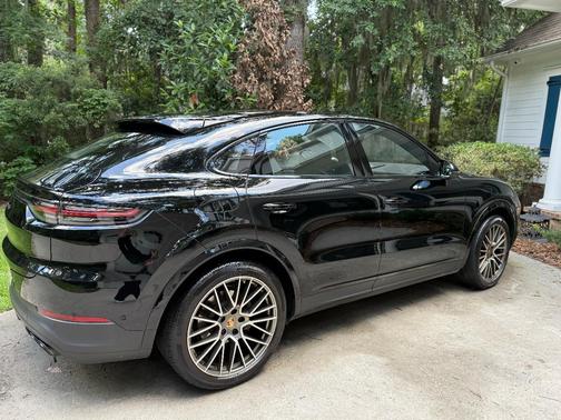 Black 2023 Porsche Cayenne Cayenne S Platinum Edition