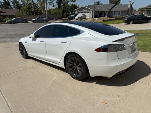 2020 Tesla Model S Long Range Plus