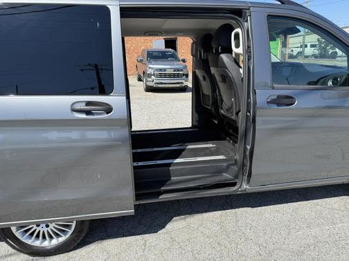 2023 Mercedes-Benz Metris Standard Roof