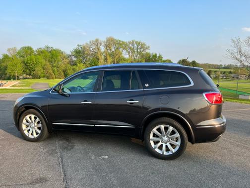 Photo 3 of 17 of 2017 Buick Enclave Premium