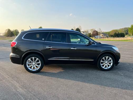 Photo 5 of 17 of 2017 Buick Enclave Premium