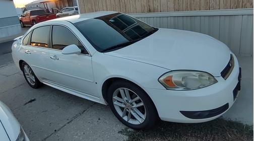 Photo 2 of 9 of 2009 Chevrolet Impala LTZ