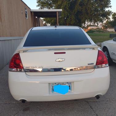 Photo 4 of 9 of 2009 Chevrolet Impala LTZ