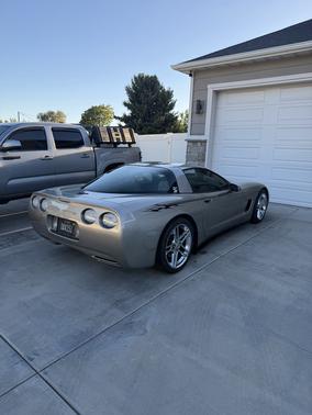 Beige 2000 Chevrolet Corvette Base