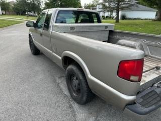 Brown 2002 GMC Sonoma SLS