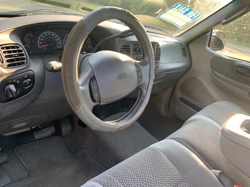 2002 Ford F-150 XLT