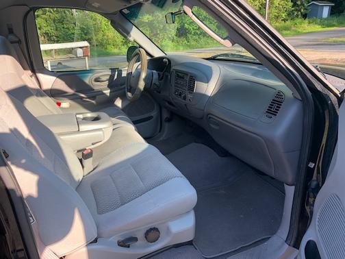 2002 Ford F-150 XLT
