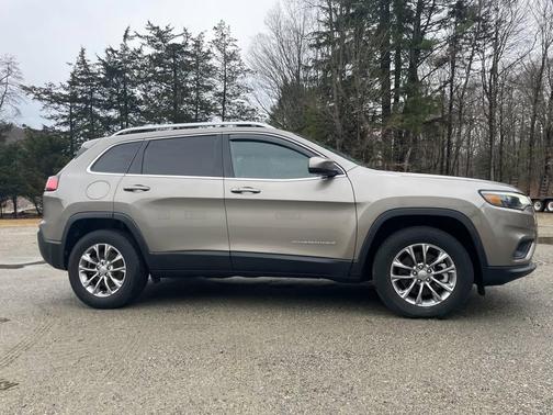 Beige 2021 Jeep Cherokee Latitude Plus