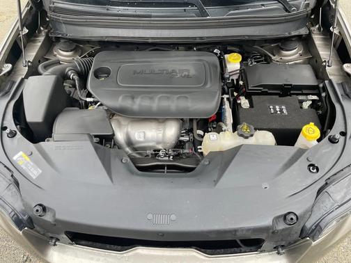 Beige 2021 Jeep Cherokee Latitude Plus