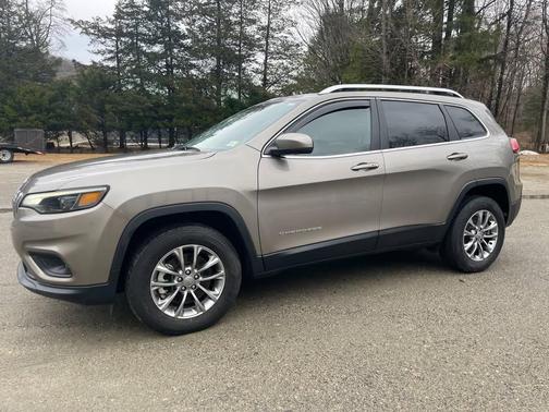Beige 2021 Jeep Cherokee Latitude Plus