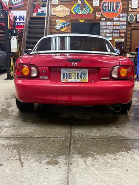 1999 Mazda MX-5 Miata Base