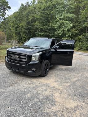 Black 2019 GMC Yukon SLT
