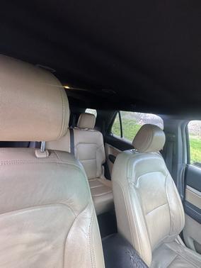 Silver 2016 Ford Explorer XLT