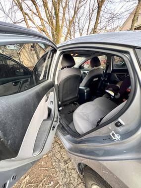 Silver 2015 Hyundai ELANTRA SE