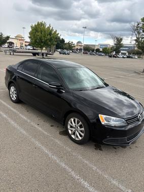 Black 2014 Volkswagen Jetta Auto SE