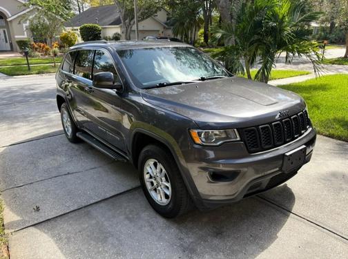 Gray 2019 Jeep Grand Cherokee Laredo E