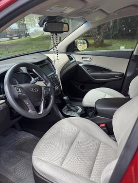 2017 Hyundai SANTA FE SE