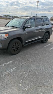 2016 Toyota Land Cruiser Base