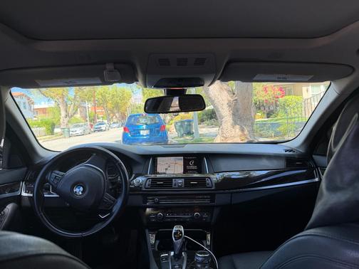 Black 2016 BMW 528 i
