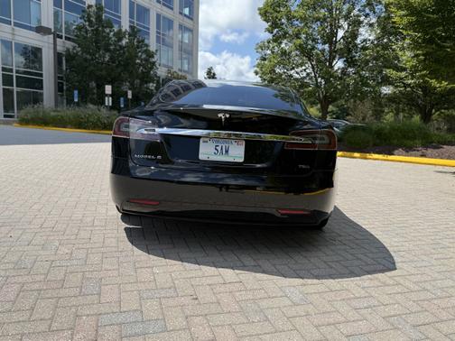 2016 Tesla Model S 75D