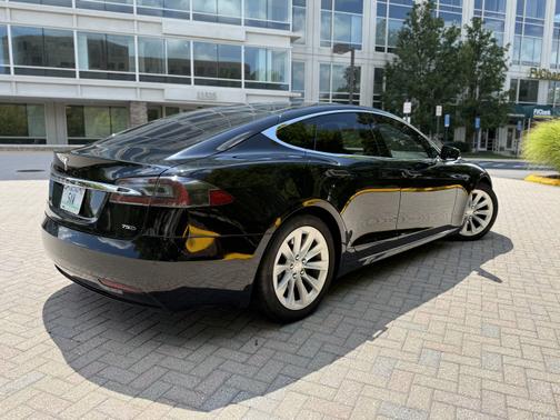 2016 Tesla Model S 75D
