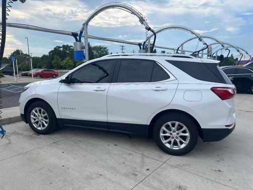 White 2021 Chevrolet Equinox 1LT