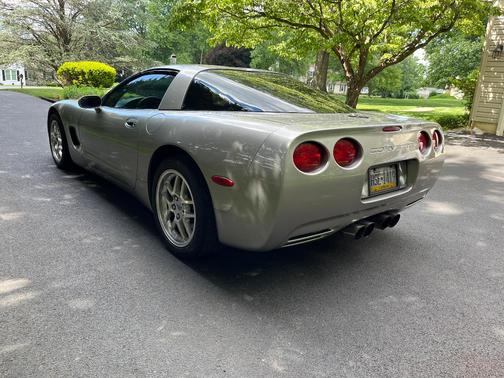 Beige 1999 Chevrolet Corvette Base