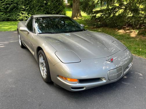 Beige 1999 Chevrolet Corvette Base