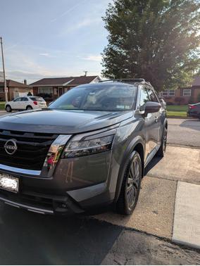 Gray 2023 Nissan Pathfinder SL