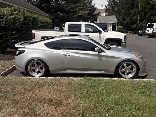 2010 Hyundai Genesis Coupe 2.0T Track