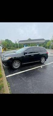 Black 2014 Nissan Pathfinder SV