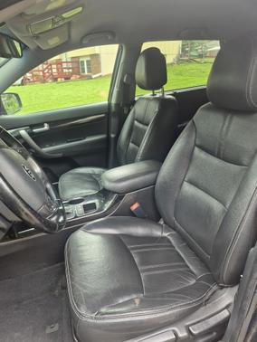 Black 2015 Kia Sorento LX