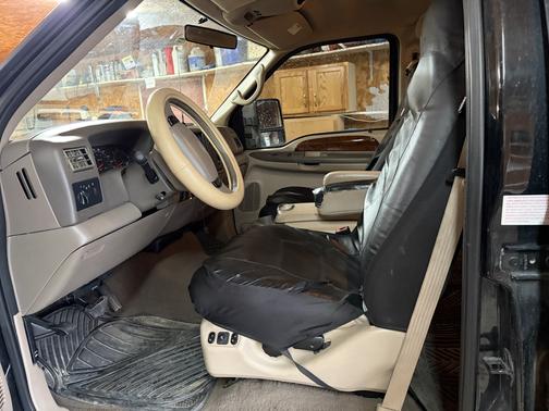 Black 2001 Ford F-250 Lariat Crew Cab Super Duty
