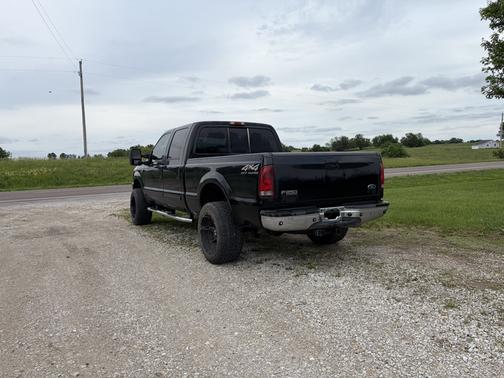 Black 2001 Ford F-250 Lariat Crew Cab Super Duty