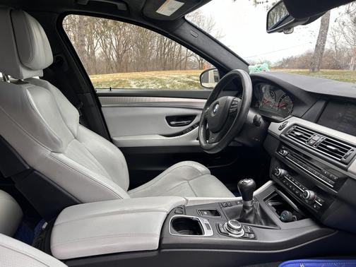 Blue 2013 BMW M5 Base