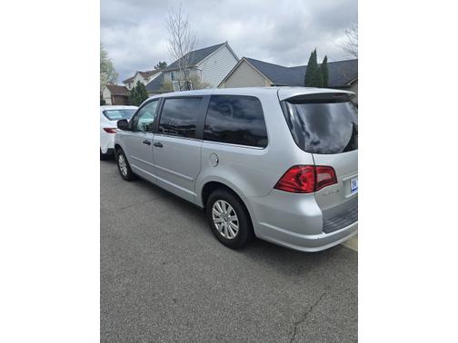 2009 Volkswagen Routan S