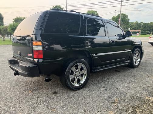 Black 2004 GMC Yukon Denali