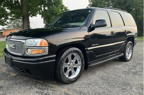 Black 2004 GMC Yukon Denali