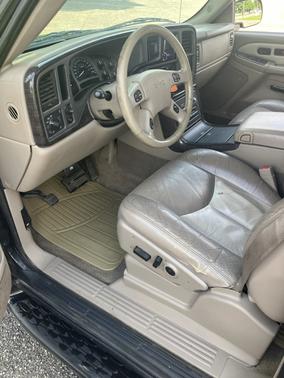 Black 2004 GMC Yukon Denali